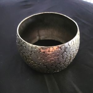 Premier Design silvertone hammered bracelet